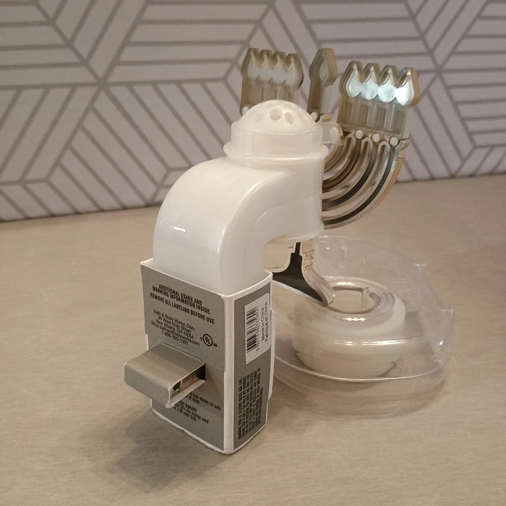 Bath & Body‎ Work ~MENORAH 🕎 Hanukkah Wallflower Plug In NightLight Blue Jewel - Picture 3 of 5